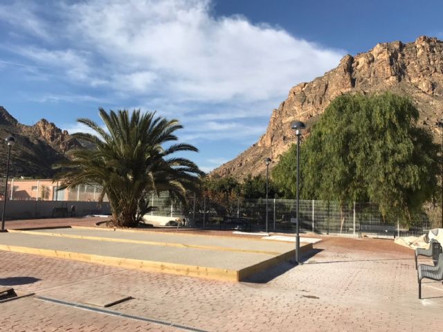 La Comunidad construye un nuevo jardín junto a la piscina municipal de Ojós - 2, Foto 2