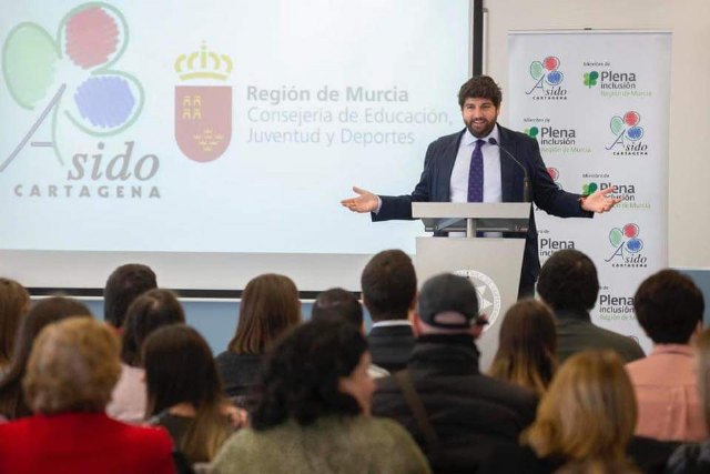 López Miras reconoce el esfuerzo y la superación de la primera promoción de graduados en FP con discapacidad intelectual - 1, Foto 1