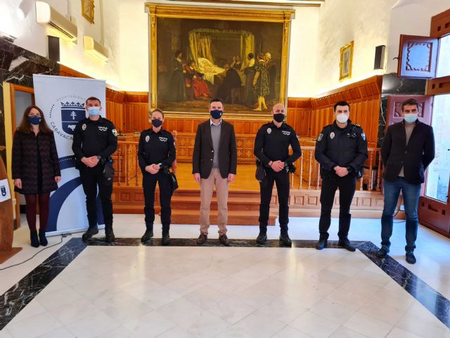 Caravaca refuerza la seguridad ciudadana con la toma de posesión de tres agentes de Policía Local, más otros cuatro que lo harán el próximo mes - 1, Foto 1