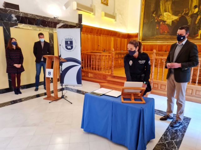 Caravaca refuerza la seguridad ciudadana con la toma de posesión de tres agentes de Policía Local, más otros cuatro que lo harán el próximo mes - 2, Foto 2