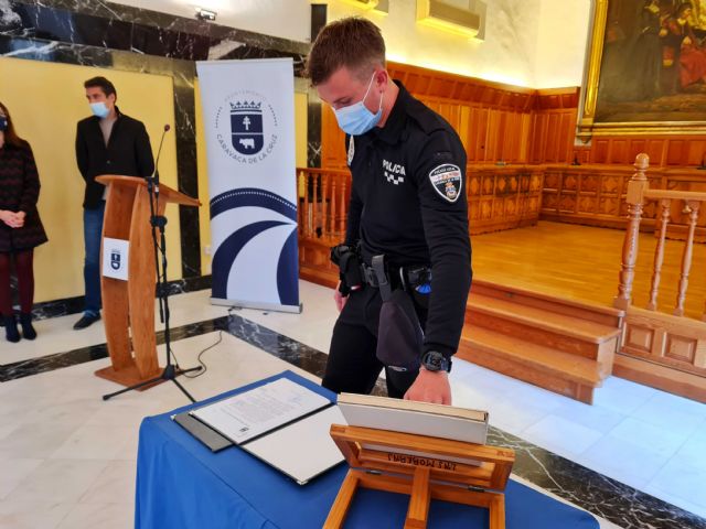 Caravaca refuerza la seguridad ciudadana con la toma de posesión de tres agentes de Policía Local, más otros cuatro que lo harán el próximo mes - 3, Foto 3
