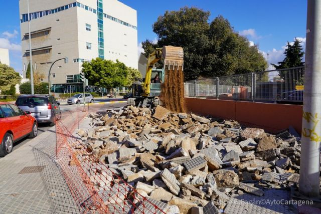 Infraestructuras trabaja en el acondicionamiento del acceso al colegio Mastia - 1, Foto 1