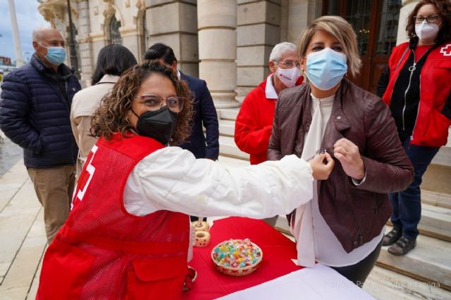 Cruz Roja celebra el Día de la Banderita en Cartagena para ayudar a las personas mayores - 1, Foto 1