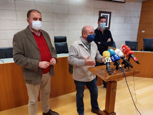 El delegado del Gobierno se compromete a gestionar una reunión con la Secretaría de Estado de Transportes y la dirección de ADIF para tratar el proyecto de la catenaria del AVE - 1, Foto 1