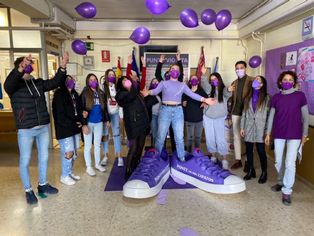 Los institutos de Águilas se suman a la campaña Ponte en mis zapatos contra la violencia de género - 2, Foto 2