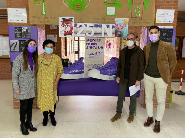 Los institutos de Águilas se suman a la campaña Ponte en mis zapatos contra la violencia de género - 3, Foto 3