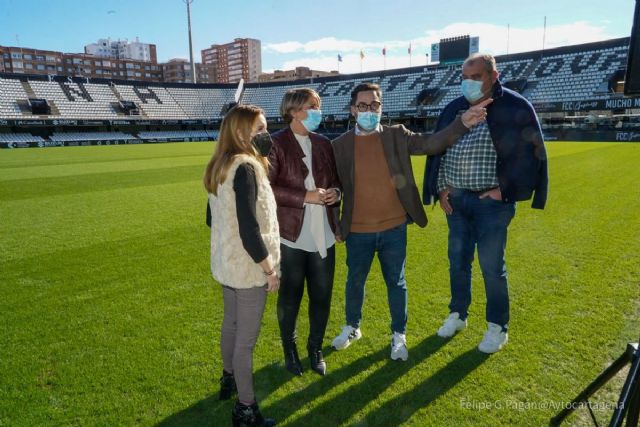 Comienza a instalarse la nueva iluminación del Cartagonova, que costará 1,1 millones de euros - 1, Foto 1