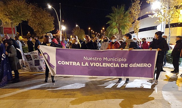 La ciudadanía levanta su voz contra el maltrato a las mujeres - 1, Foto 1
