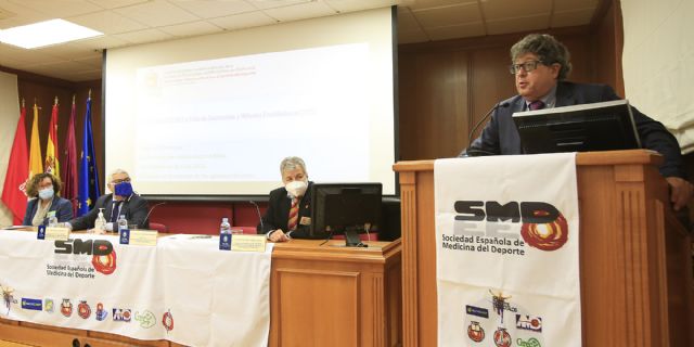 José Luis Terreros, director de la Agencia Española de la Protección de la Salud en el Deporte, durante su ponencia, Foto 1