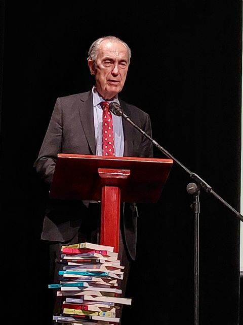 Jorge Fernández y Alberto Echavarría recogen los premios del Certamen Jara Carrillo de poesía y cuento de humor - 5, Foto 5