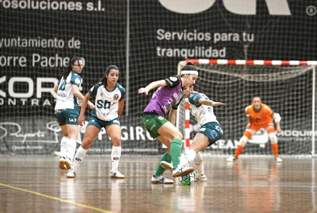 Reparto de puntos en un partido frenético entre STV y Torcal - 4, Foto 4