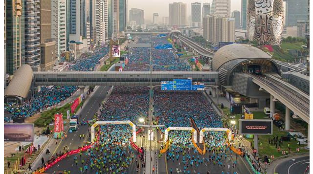 Más de 300.000 corredores han participado en la Dubai Run 2025, la carrera comunitaria gratuita más grande del mundo - 1, Foto 1