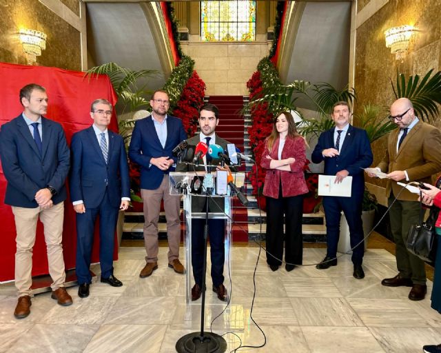 Murcia se prepara para encender el Gran Árbol de la Navidad de la Plaza Circular - 3, Foto 3