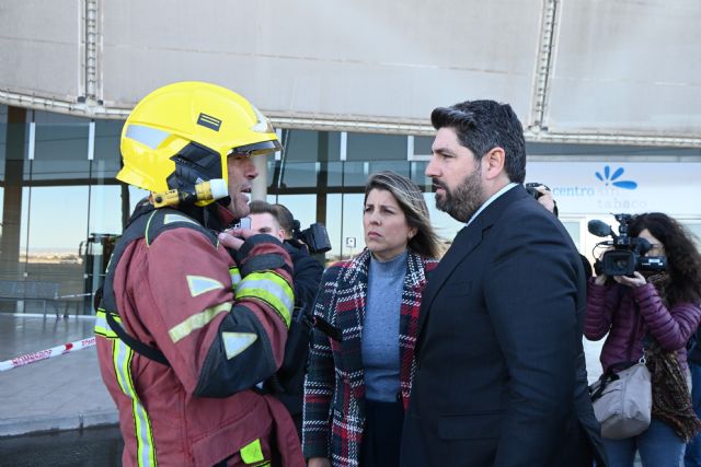 El SMS reubica a los pacientes movilizados por el incendio del Santa Lucía en el propio hospital y en el Rosell - 1, Foto 1