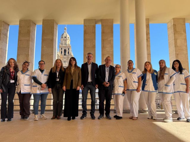 Actúa y Cruz Roja consolidan su modelo de inclusión laboral en el servicio de limpieza municipal de Murcia - 1, Foto 1