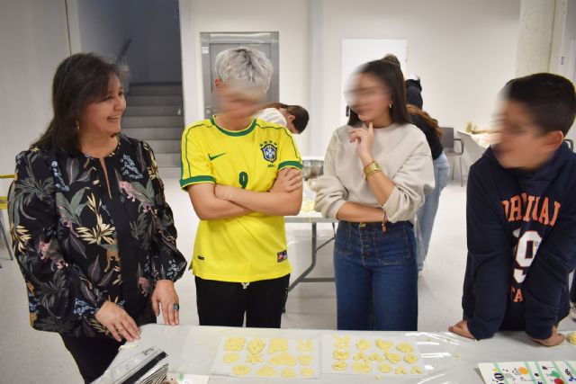 Los adolescentes torreños se lo pasan en grande con un divertido taller gratuito de 'cookies' - 1, Foto 1