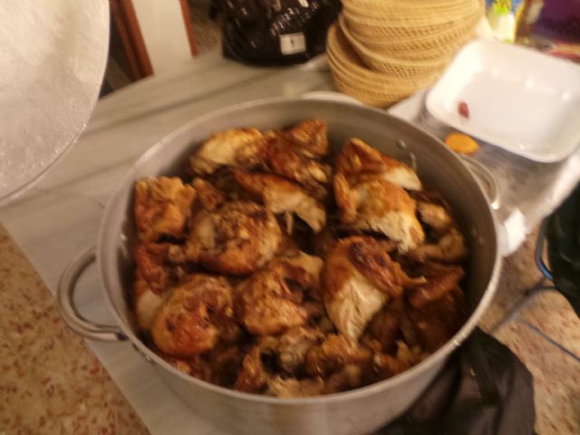 Cerca de 150 personas participaron en la cena de noche buena organizada por Cáritas Tres Avemarías, Foto 8