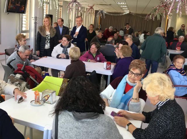 Churros y chocolate por Navidad en el Centro de Personas Mayores - 3, Foto 3