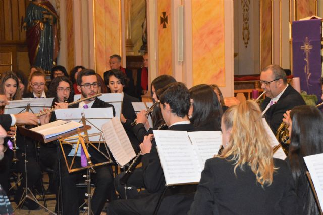 Gran concierto de Navidad de la coral 'Ménade' y la banda municipal en la iglesia de Nuestra Señora de la Salceda - 4, Foto 4