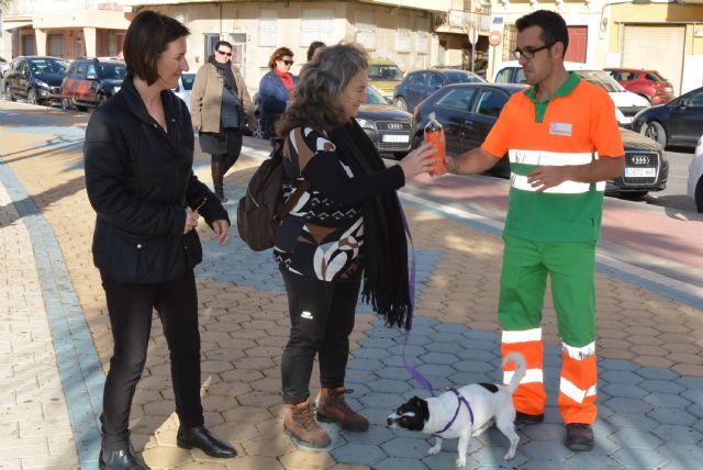 Botellas de agua y vinagre contra los orines de las mascotas - 1, Foto 1