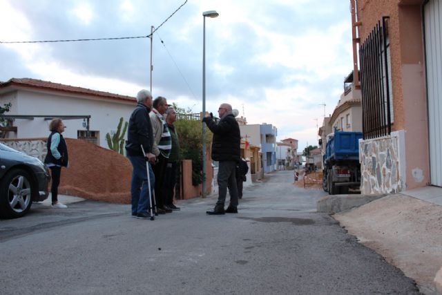 Cs recoge la preocupación de los vecinos de calle Isla de Buda en Isla Plana ante las obras para hacer una plataforma única - 1, Foto 1