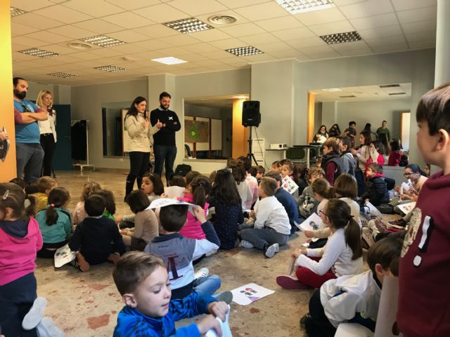 Lorca se une a la campaña La igualdad se juega desde la infancia de la CARM - 1, Foto 1