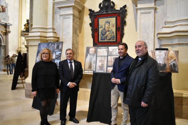 El Alcalde y el Consejero de Fomento inauguran la exposición Lorca, ayer y  hoy de la fotógrafa lorquina María José Ruiz - 3, Foto 3