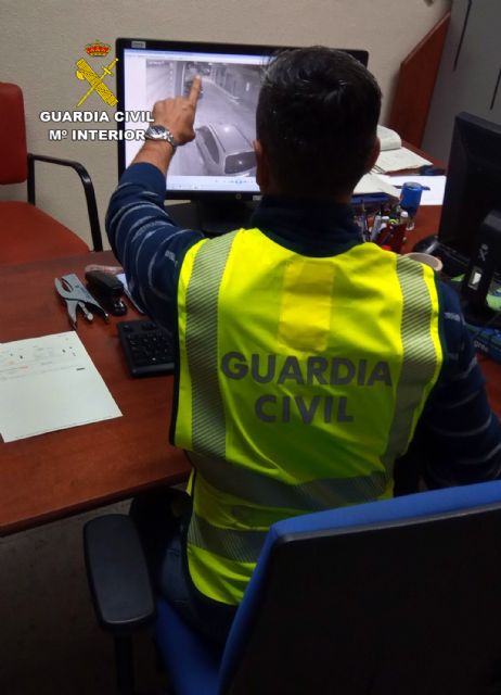 La Guardia Civil investiga a la propietaria de un establecimiento de Torre Pacheco por simular un robo con violencia - 3, Foto 3