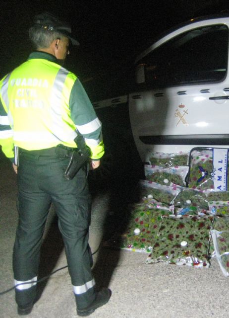 La Guardia Civil sorprende a un conductor con 22,6 kilos de marihuana en Yecla - 4, Foto 4