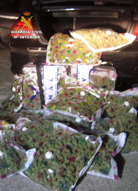 La Guardia Civil sorprende a un conductor con 22,6 kilos de marihuana en Yecla - 5, Foto 5