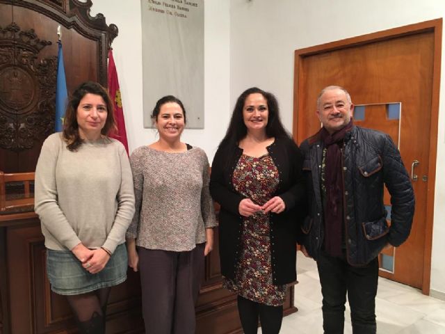 El proyecto 'Creadoras' fomentará el emprendedurismo gracias a la formación de 30 mujeres migrantes en creación teatral, castellano y desarrollo de competencias - 1, Foto 1