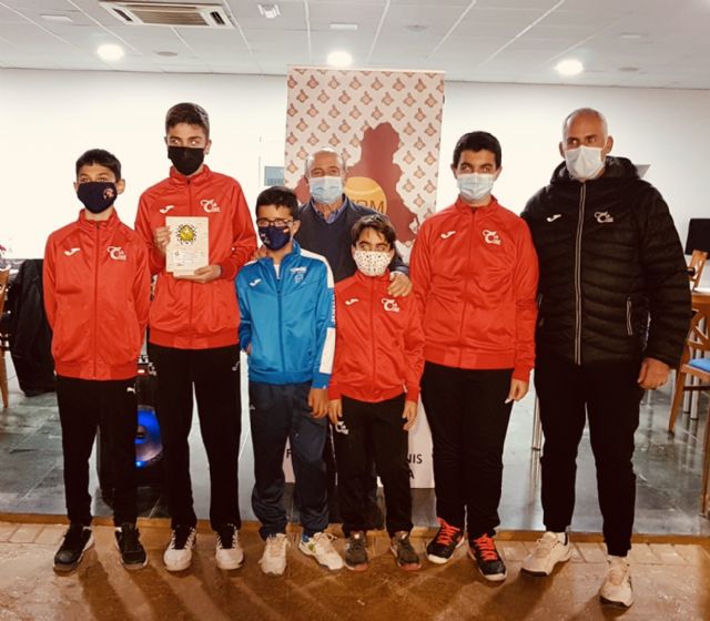 Entrega de premios campeonato regional juvenil por equipos a los tenistas totaneros, Foto 7