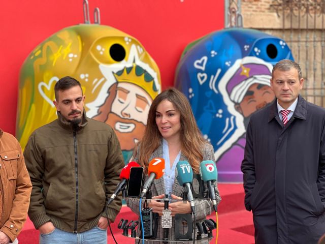 El Ayuntamiento de Murcia impulsa una Navidad sostenible con los contenedores mágicos en la Glorieta - 1, Foto 1