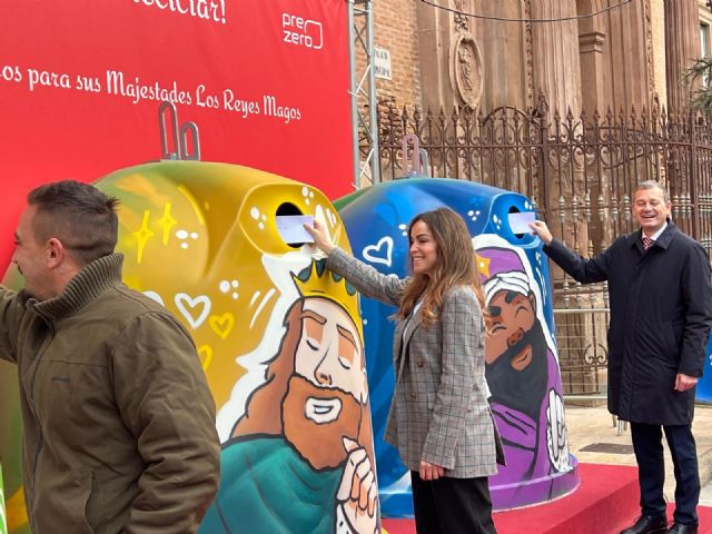 El Ayuntamiento de Murcia impulsa una Navidad sostenible con los contenedores mágicos en la Glorieta - 2, Foto 2