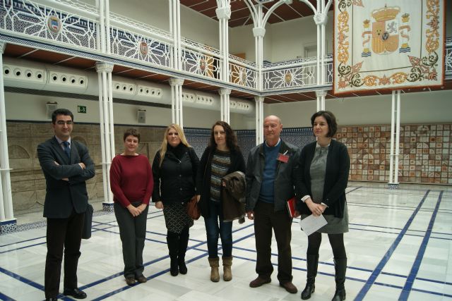 El PSOE pide a la Consejería que dialogue con las Federaciones de Padres y Madres y no imponga su criterio en el reparto de subvenciones - 1, Foto 1