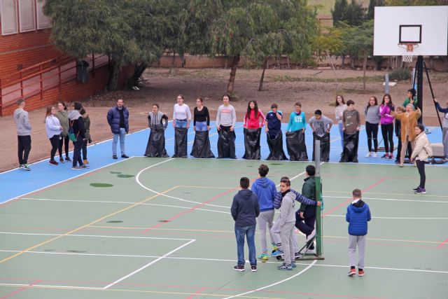 Cerca de 700 alumnos del IES Rambla de Nogalte celebran Santo Tomás de Aquino con una veintena de actividades - 2, Foto 2