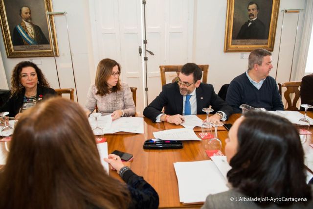 Los empleados municipales actualizaran sus conocimientos y se formaran en administracion electronica - 1, Foto 1