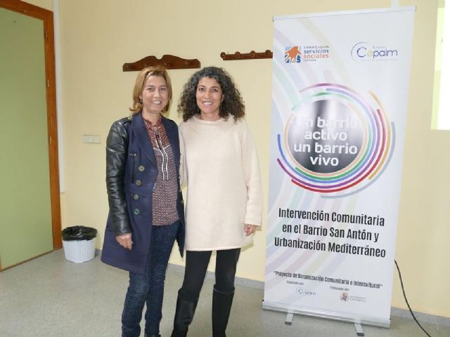 Servicios Sociales presenta un estudio para fomentar la integracion en San Anton y la Urbanizacion Mediterraneo - 1, Foto 1