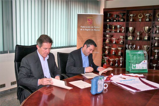 El Ayuntamiento de Alcantarilla suscribe sendos convenios de colaboración con la Federación de Fútbol de la Región de Murcia - 1, Foto 1