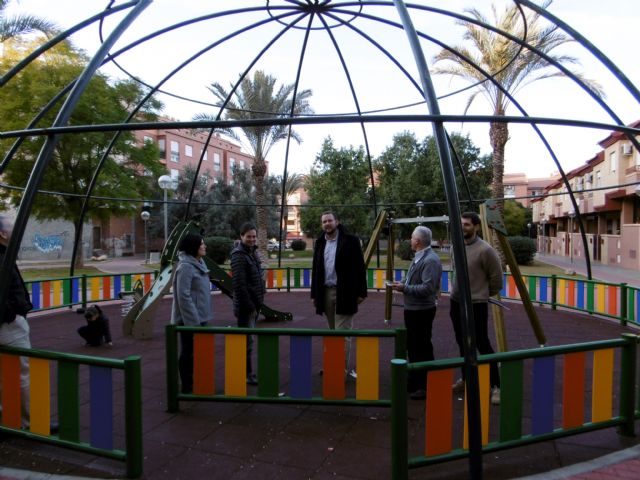 El Ayuntamiento realizará distintas mejoras en la plaza José María Párraga y en el Jardín de la Avenida de la Paz de El Palmar - 1, Foto 1