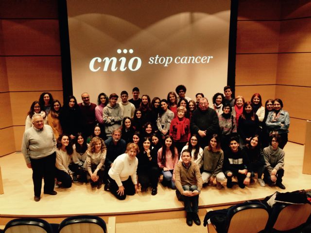Alumnos y profesores de nueve centros educativos de la Región visitan el Centro Nacional de Investigaciones Oncológicas - 1, Foto 1