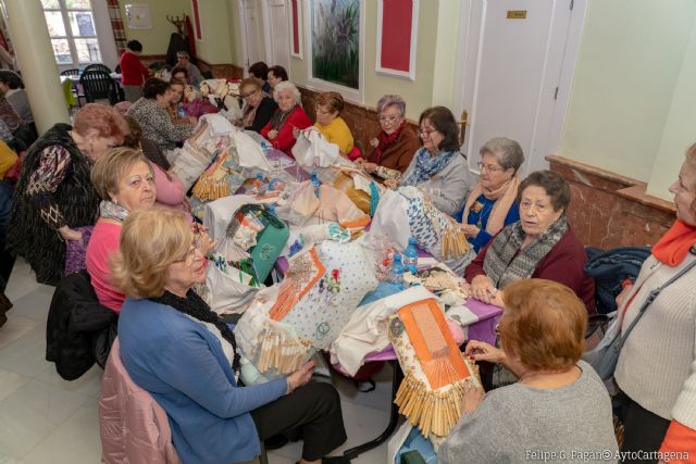 La XIII edición de bolillo de San Antón acogió a más de un centenar de encajeras - 1, Foto 1