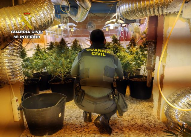 La Guardia Civil desmantela en San Javier un grupo delictivo dedicado al tráfico de droga - 3, Foto 3