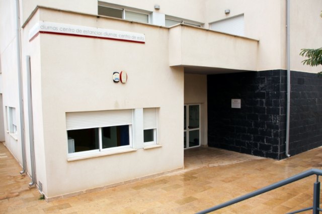 Convenio entre el Ayuntamiento y el IMAS para la prestacin del servicio de centro de da para personas dependientes, Foto 1