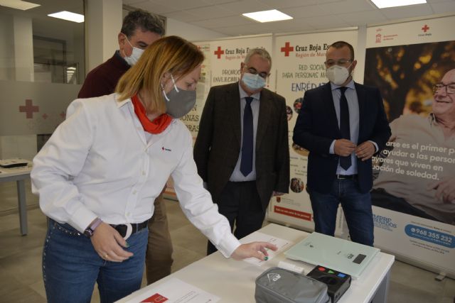 Cruz Roja presenta el programa de personas mayores, discapacidad y servicios tecnológicos digitales a Raúl Nortes, gerente del IMAS - 3, Foto 3