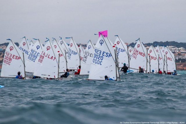Weka Bhanubandh y Carlota Gómez, primeros líderes en el Euromarina Optimist Torrevieja - 1, Foto 1