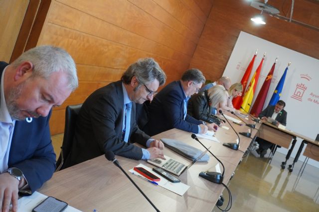 El Ayuntamiento de Murcia destina 304.000 euros para incentivar la realización de contratos laborales indefinidos de personas desempleadas - 1, Foto 1