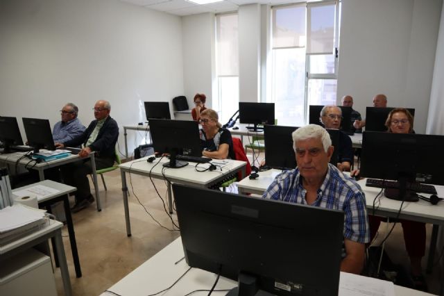 El Ayuntamiento de Lorca y la Fundación 'La Caixa' colaboran para la puesta en marcha de ocho talleres formativos para personas mayores residentes en pedanías - 1, Foto 1