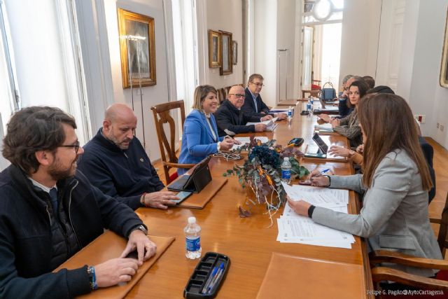 El Gobierno municipal aprueba que la Junta de Cofradías gestione las sillas de Semana Santa - 1, Foto 1