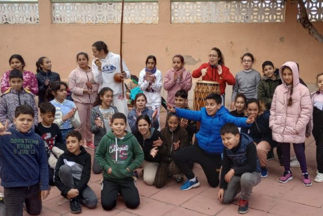 El Programa ADE acerca la capoeira a los alumnos de primaria del centro CEIP Anibal - 1, Foto 1